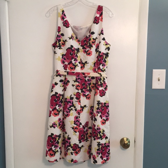 LOFT dress, white with flowers, size 12 - Picture 4 of 6